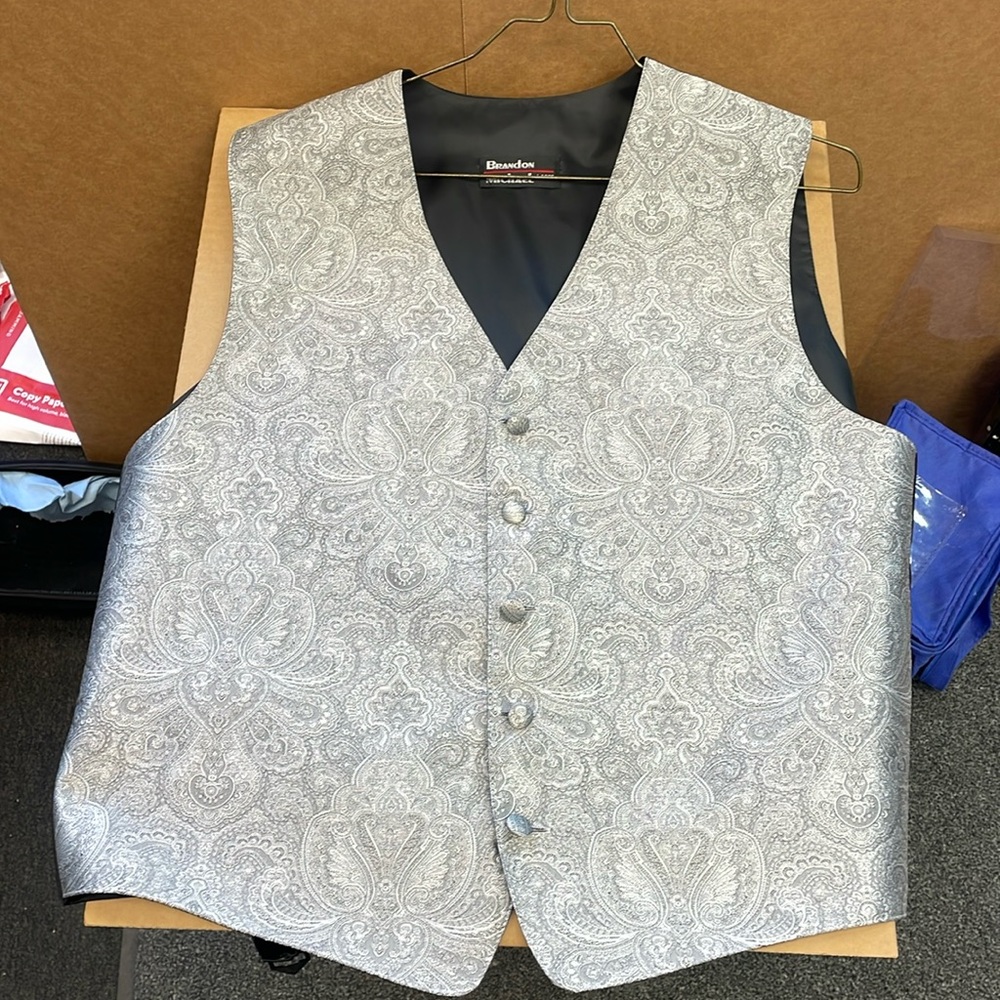 Brandon Michael Silver Retro Paisley Tuxedo Vest Large great condition